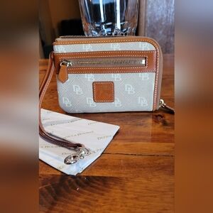 Dooney & Bourke Cream & Honey Zip Around